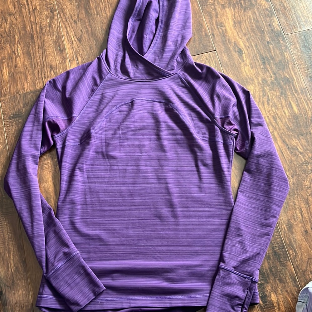 Long sleeve fitted sport shirt